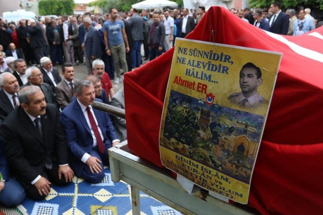 &Uuml;lk&uuml;c&uuml; Hareketin Sembol İsmi Ahmet Er Son Yolculuğuna Uğurlandı