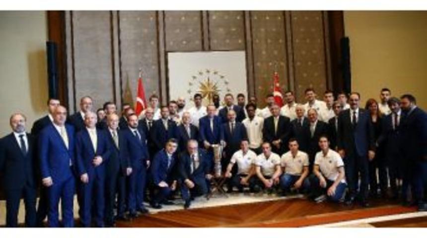 Fenerbah&ccedil;e&rsquo;den Cumhurbaşkanı Erdoğan&rsquo;a Ziyaret
