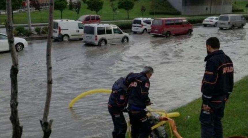 Ulaşıma Kapanan Yolu Afad A&ccedil;tı
