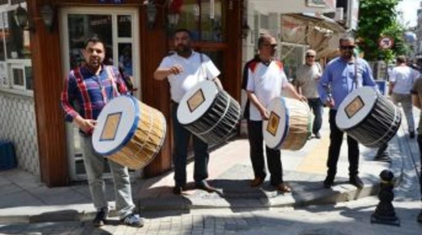 Biga&rsquo;da 54 Ramazan Davulcusu G&ouml;rev Yapıyor