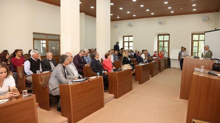 Urla&rsquo;daki &Ccedil;ilek Projesinde B&uuml;y&uuml;k Başarı