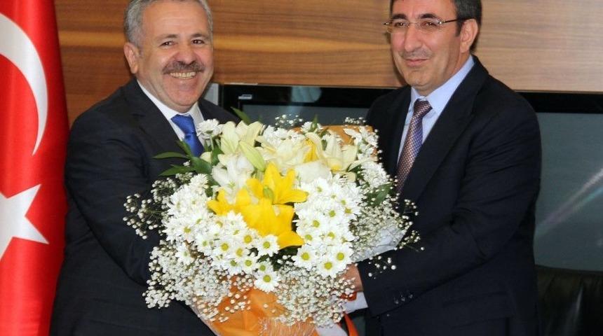 Cevdet Yılmaz Yeni G&ouml;revini Şaban Dişli&rsquo;den Devraldı