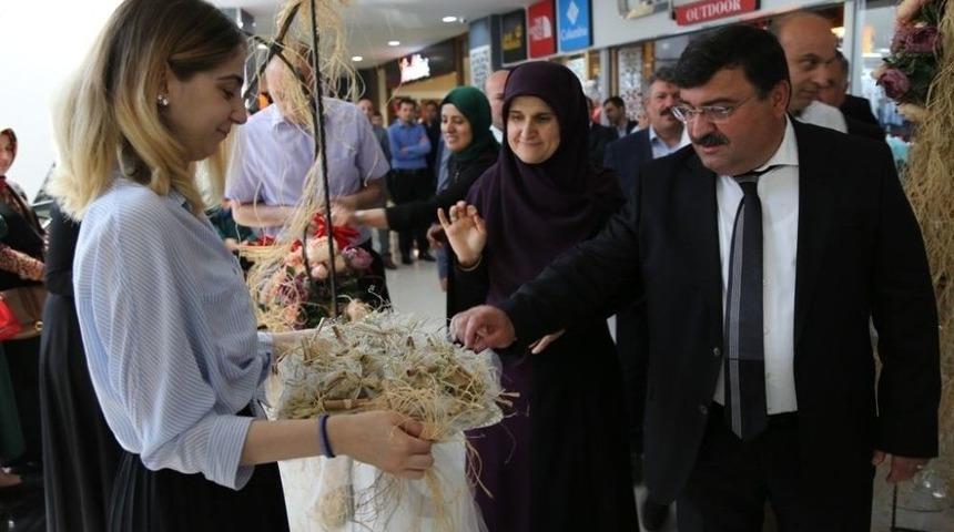 Artvin&rsquo;de Kız &Ouml;ğrenci Yurdundan Yıl Sonu Sergisi