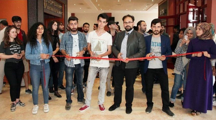 Gaziantep &Uuml;niversitesi Fotoğraf Topluluğu &Ouml;ğrencileri Sergi A&ccedil;tı