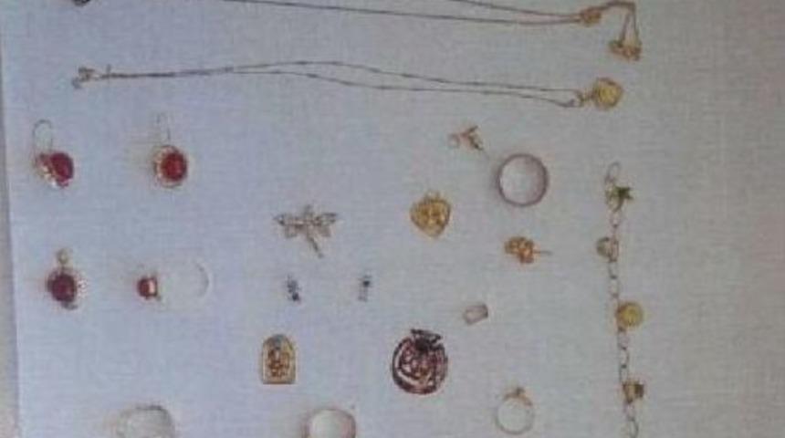 Evden 100 Bin Liralık Ziynet Eşyası Hırsızlığına 3 G&ouml;zaltı