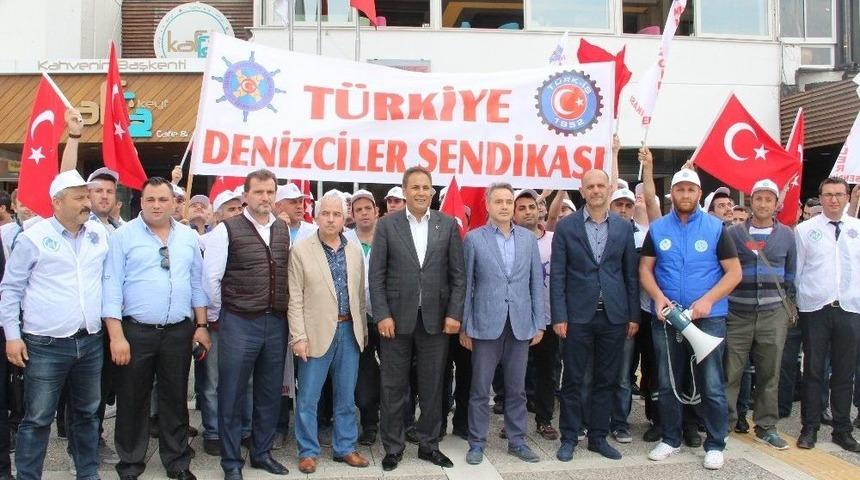 İzmir Deniz Ulaşımında Grev Tehlikesi