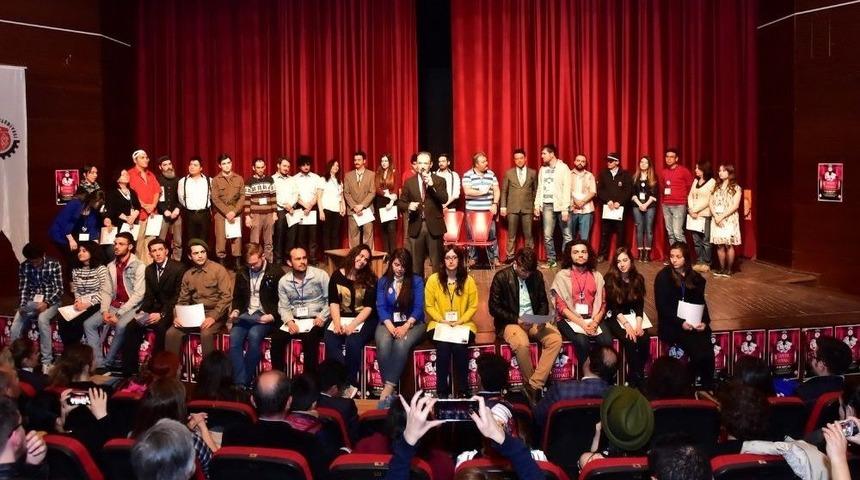 Uşak Belediye Şehir Tiyatrosu Bir Sezonu Geride Bıraktı