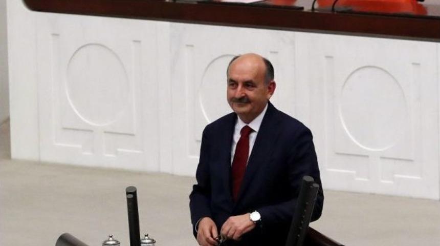 &Ccedil;alışma Ve Sosyal G&uuml;venlik Bakanı Mehmet M&uuml;ezzinoğlu: