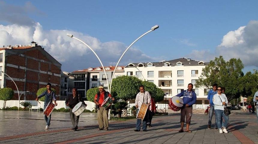 Davulculardan Yasağa Davullu Tepki