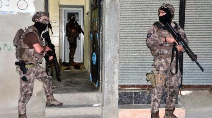 Adana'da Pkk Operasyonu: 16 G&ouml;zaltı