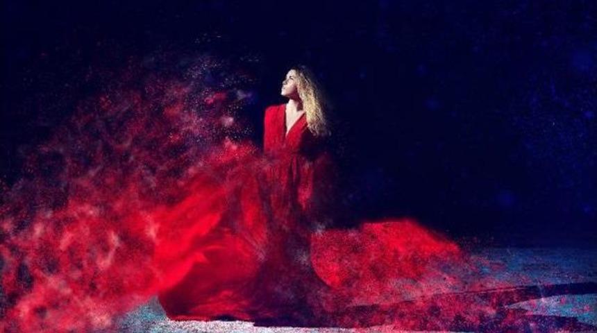 Artırılmış Ger&ccedil;eklik Destekli Ilk Defile İk&uuml;&rsquo;Den