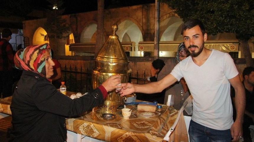 Kilisliler, İftar Sonrası Salep Yoğun İlgi G&ouml;r&uuml;yor