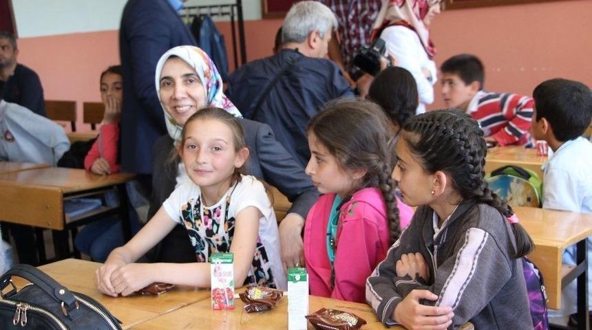 G&ouml;n&uuml;lbağı Projesiyle G&ouml;n&uuml;lleri Fethediyorlar