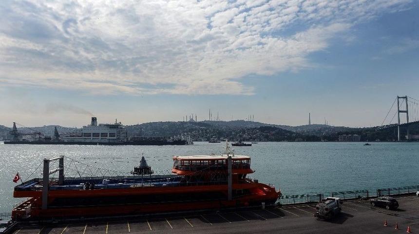 Türk Akımı İçin Gelen Dev Gemi, İstanbul Boğazı’nda