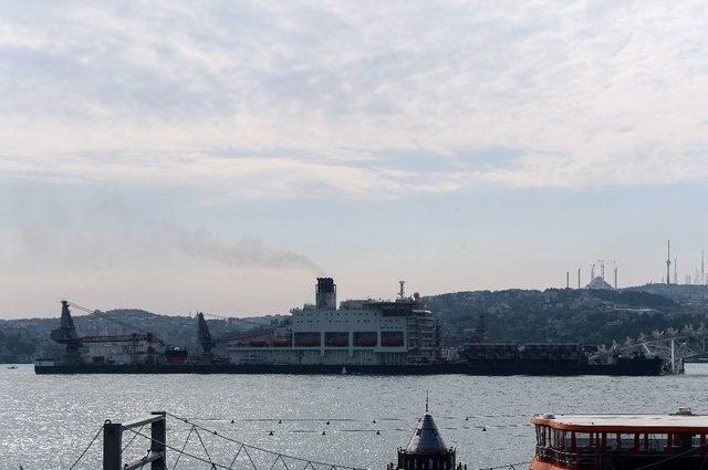 Türk Akımı İçin Gelen Dev Gemi, İstanbul Boğazı’nda