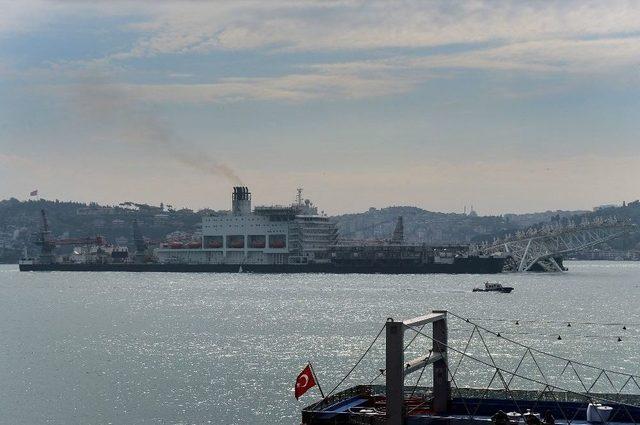 Türk Akımı İçin Gelen Dev Gemi, İstanbul Boğazı’nda