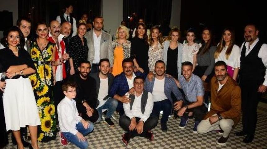 Selda - Mehmet Topal Çifti,  Huzurevi Sakinlerini Iftar Davetinde Ağırladı... 