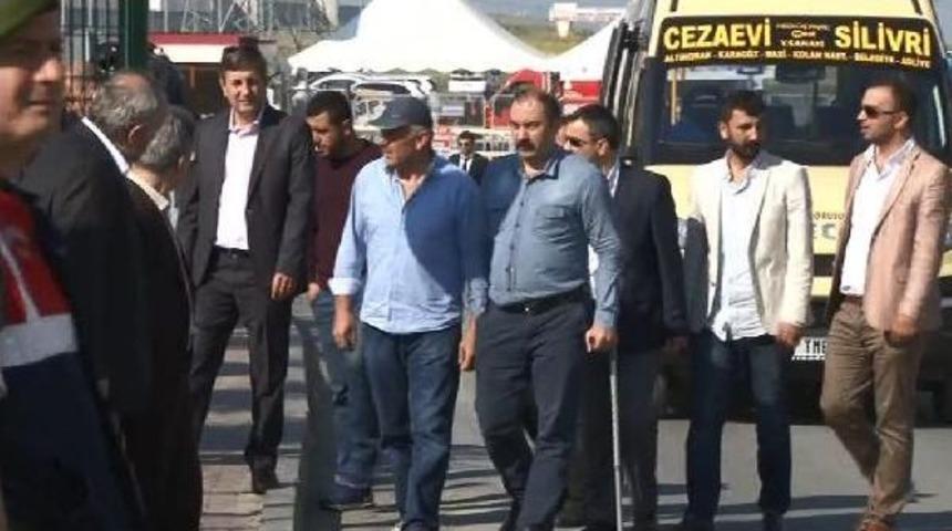 İstanbul'daki Darbe Girişimi Ana Davası I&ccedil;in Şehit Yakınları Silivri'de  (1)