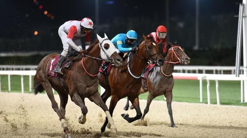 İzmir Şirinyer Hipodrumu Ad&uuml; Kupasına Ev Sahipliği Yaptı