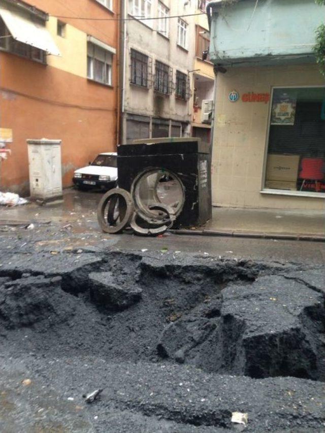 (özel Haber) Şiddetli Yağmur Asfaltı Çökertti