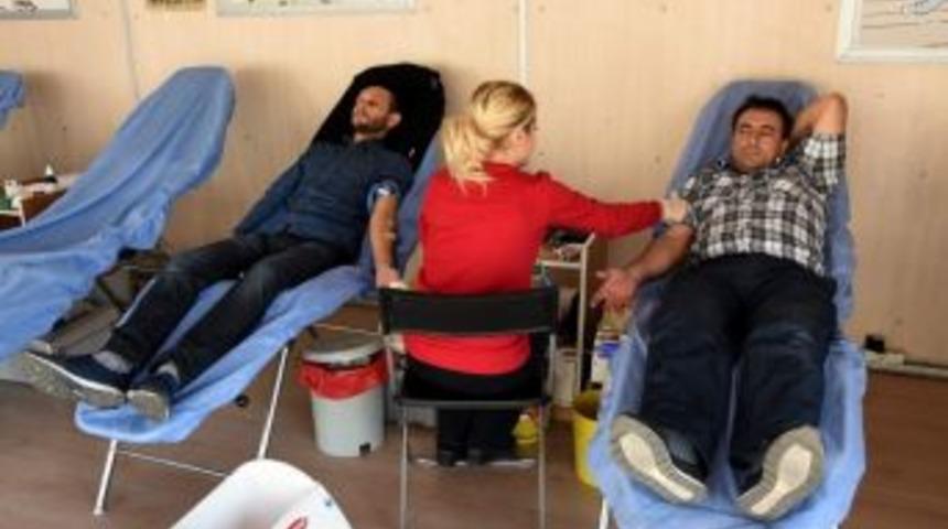 Kızılay Aliağa&rsquo;da Bağış&ccedil;ılarını Bekliyor