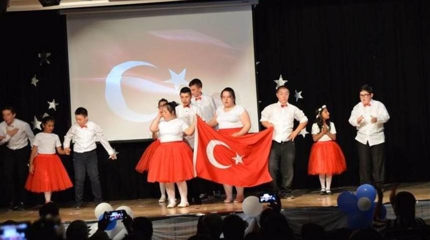 &Ouml;zel &Ouml;ğrencilerden &Ouml;zel Yıl Sonu G&ouml;sterisi