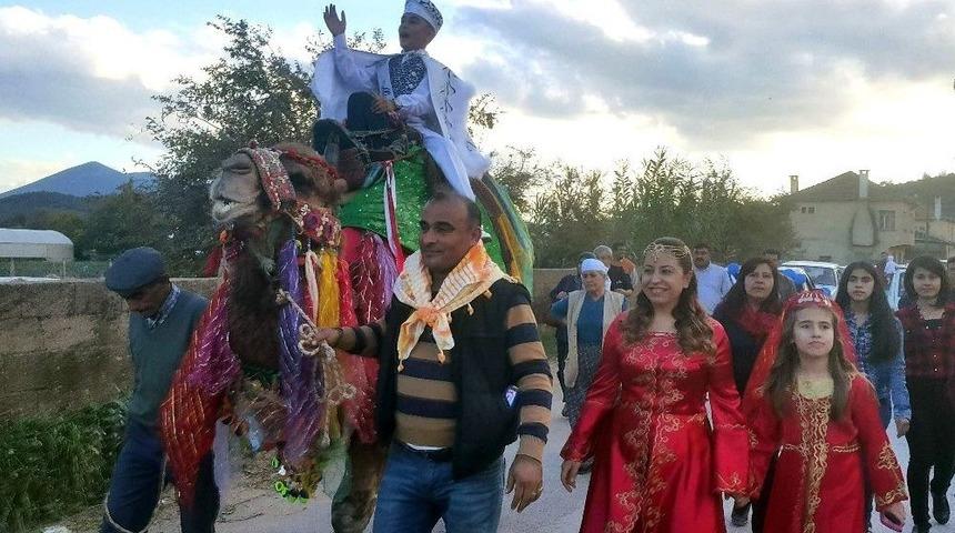 Y&ouml;r&uuml;kler Devecilik K&uuml;lt&uuml;r&uuml;n&uuml; Yaşatıyor