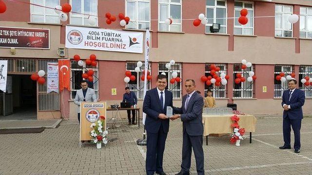 Başkan Yalçın Tübitak 4006 Bilim Fuarına Katıldı