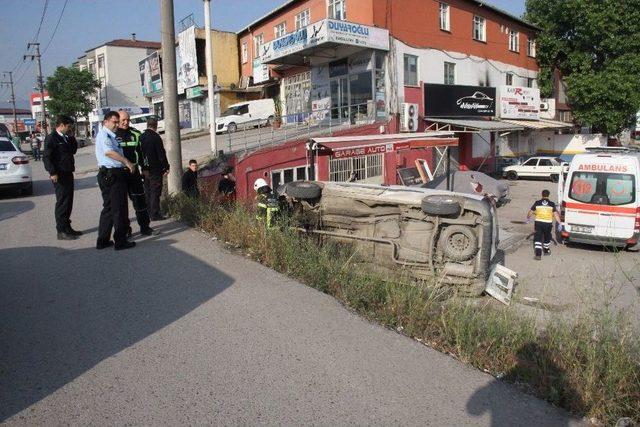 Çıkmaz Yoldan Geri Gitmek İsteyen Araç Böyle Devrildi