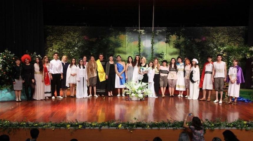 Özel Sanko Okulları Öğrencilerinden İngilizce Müzikhal