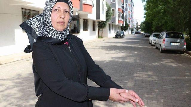 Ehliyetsiz Kadın Sürücü, Site İçinde Yayayı Ezdi