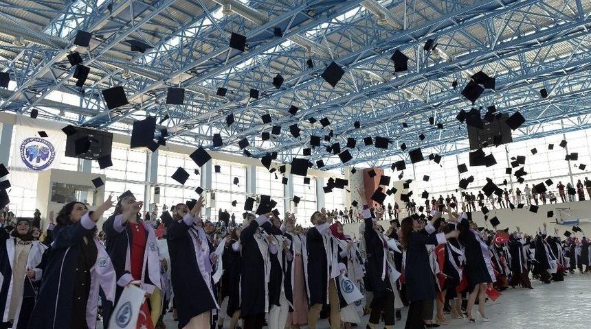 Km&uuml; Sağlık Hizmetleri Meslek Y&uuml;ksekokulunda Mezuniyet T&ouml;reni Yapıldı