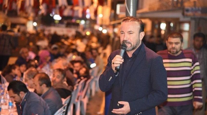 İzmit&rsquo;in İlk Toplu İftarı Kuru&ccedil;eşme&rsquo;de Yapıldı