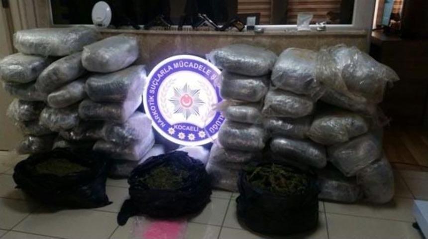 İzmit Ve İstanbul'da Ele Ge&ccedil;en 198 Kilo Esrara 12 Tutuklama