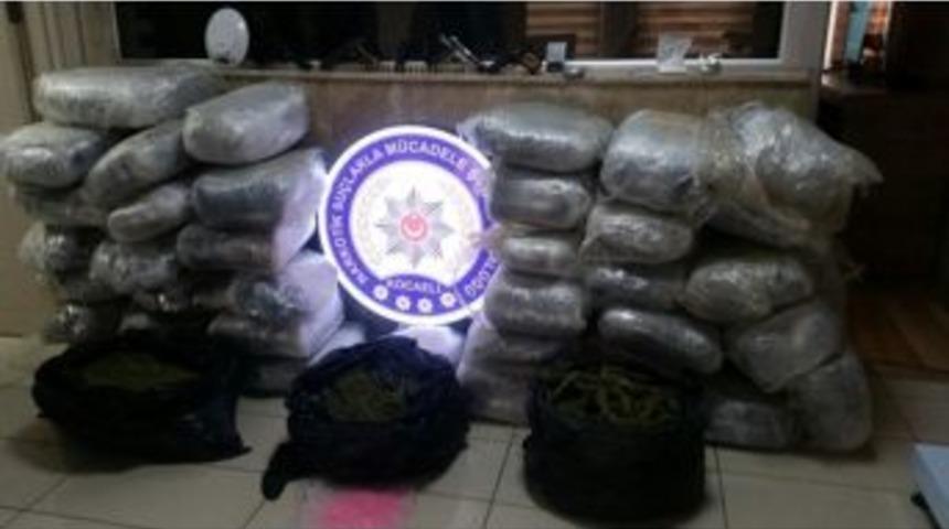 Kocaeli Ve İstanbul&rsquo;da Uyuşturucu Operasyonu: 12 Kişi Tutuklandı