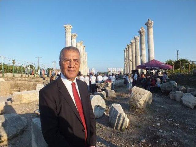 &Uuml;st&uuml; Sera, Altı Aratos un Mezarı 2