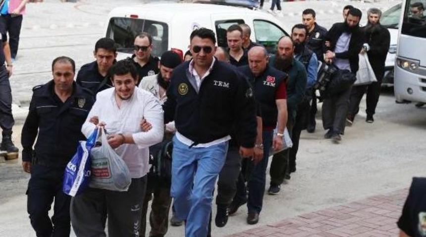 Kocaeli'de Deaş Ş&uuml;phelisi 8 Kişi Adliyeye Sevk Edildi