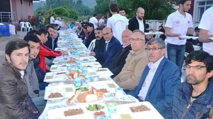 Altınova&rsquo;da Mahalle İftarları Başladı