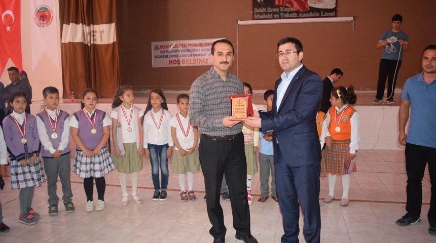Besni&rsquo;de Bilgi Yarışmasının Şampiyonu Mustafa Baba İlkokulu Oldu