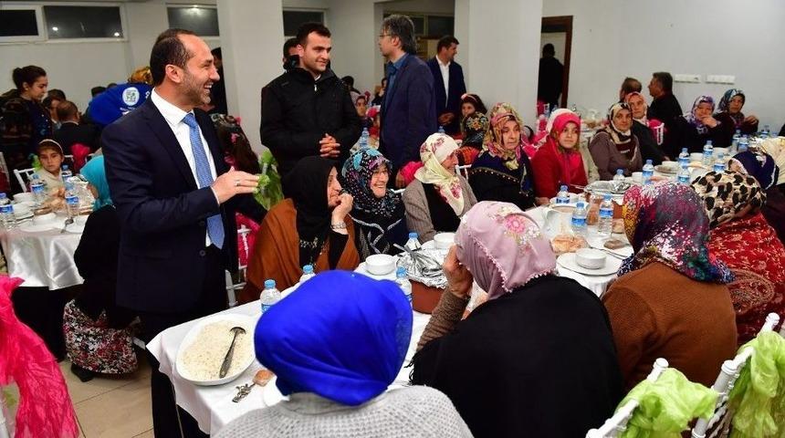 &Uuml;nye Belediyesinden Mahalle İftarları