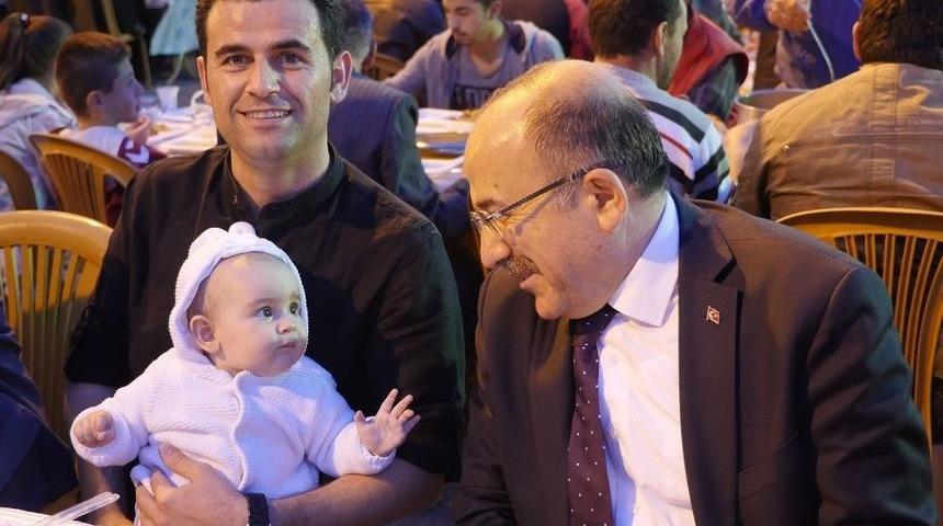 &Ccedil;arşıbaşılılar&rsquo;a İftarda Yavuz Grup Yolu M&uuml;jdesi