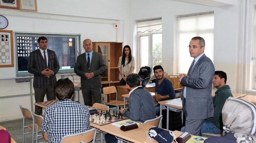 Tosya&rsquo;da Satran&ccedil; Antren&ouml;rl&uuml;k Kursu A&ccedil;ıldı