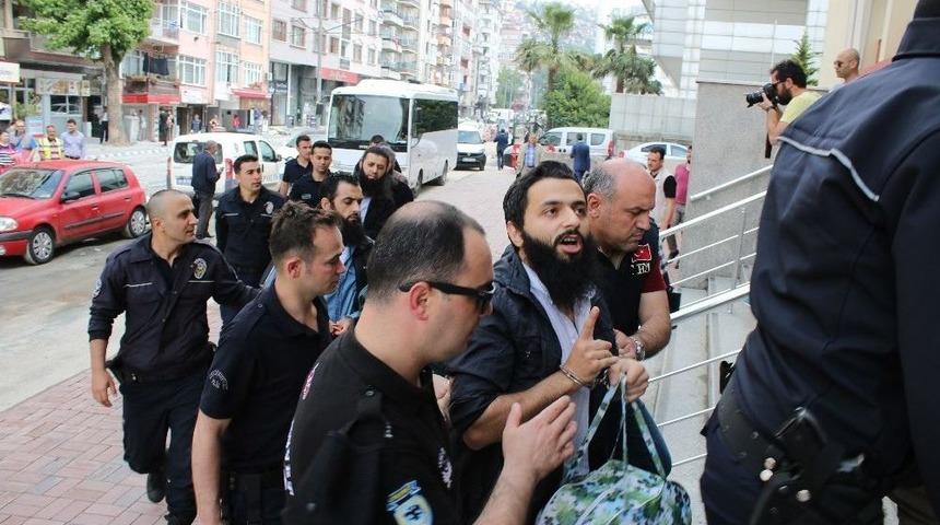 Kocaeli&rsquo;de Deaş Operasyonu: 8 Kişi Adliyede