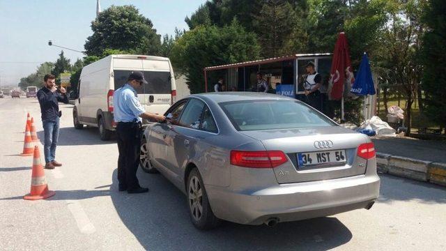 Sakarya’da Polis Ekipleri Ramazan’da Da Uygulamalarına Devam Ediyor