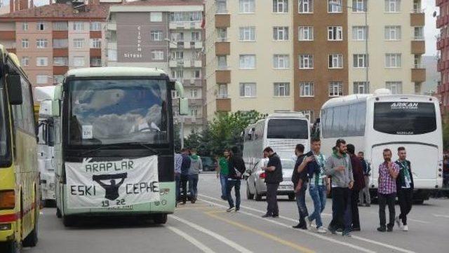 Atiker Konyaspor Taraftarından Eskişehir’E Çıkartma