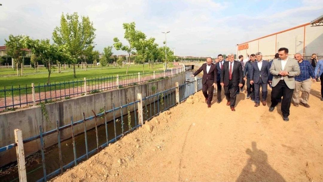 Başkan Karaosmanoğlu, Kartepe&rsquo;de İncelemelerde Bulundu