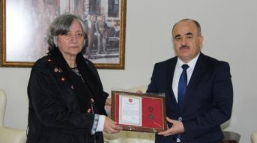 Emekli &Ouml;ğretmenden Tsk G&uuml;&ccedil;lendirme Vakfına Bağış