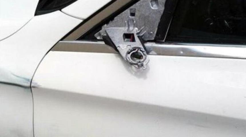 Torun Ile Anneanneyi &Ouml;ld&uuml;ren S&uuml;r&uuml;c&uuml;y&uuml; Dikiz Aynası Yakalattı