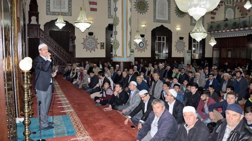 &Ouml;d&uuml;ll&uuml; Hafızlardan Kur&rsquo;an-ı Kerim Ziyafeti