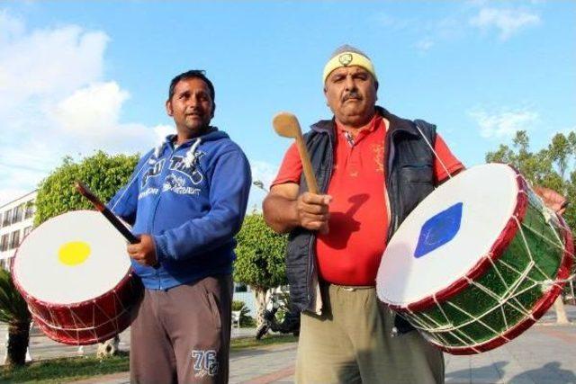 Ramazan Davulcuları, Yasağı Protesto Etti